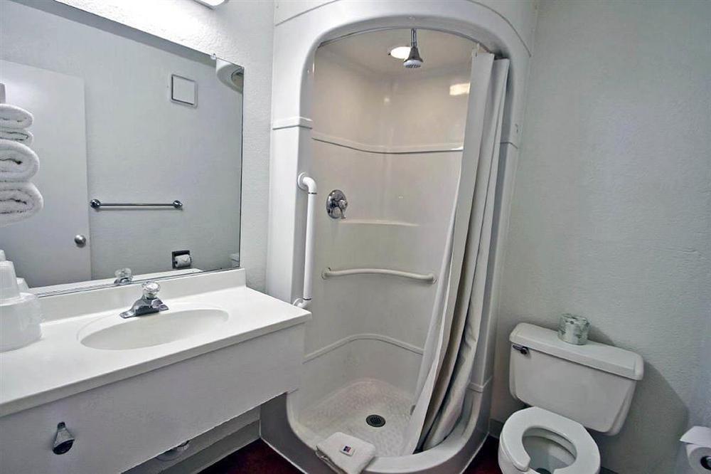 6-fresno, Ca - Blackstone North Hotel 2*